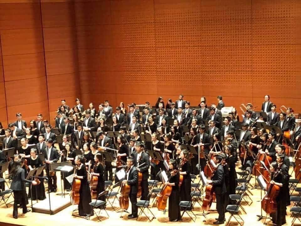 Seyeon Ahn with Diamond Bar High School Symphony Orchestra
